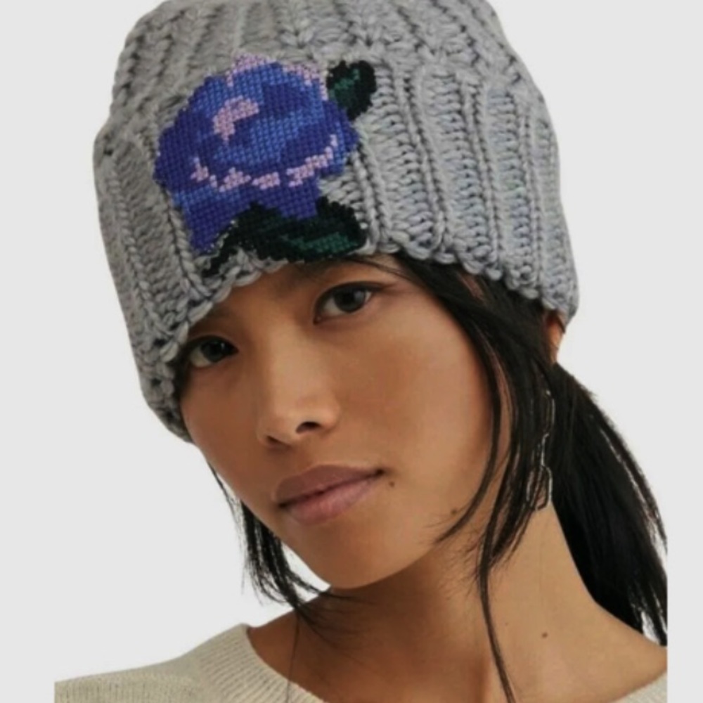 FREE PEOPLE EVERYTHING ROSY KNIT HAT ONE SIZE - Picture 2 of 4